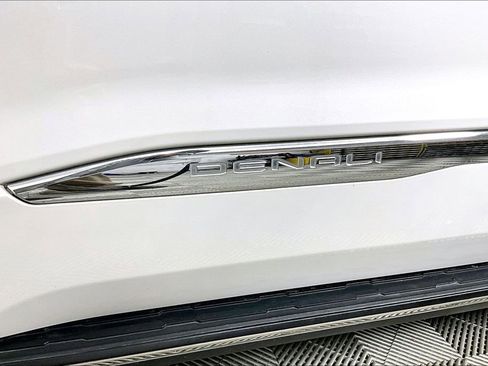 Used 2021 GMC Acadia Denali w/ Denali Technology Package image 14