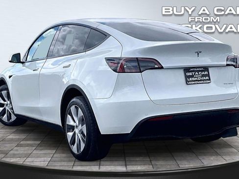 Used 2022 Tesla Model Y Long Range AWD/4WD image 2