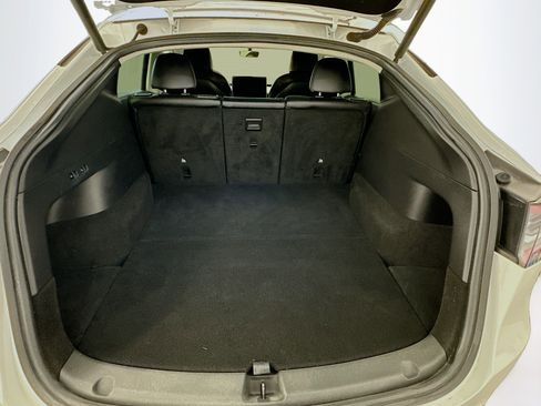 Used 2022 Tesla Model Y Long Range image 31