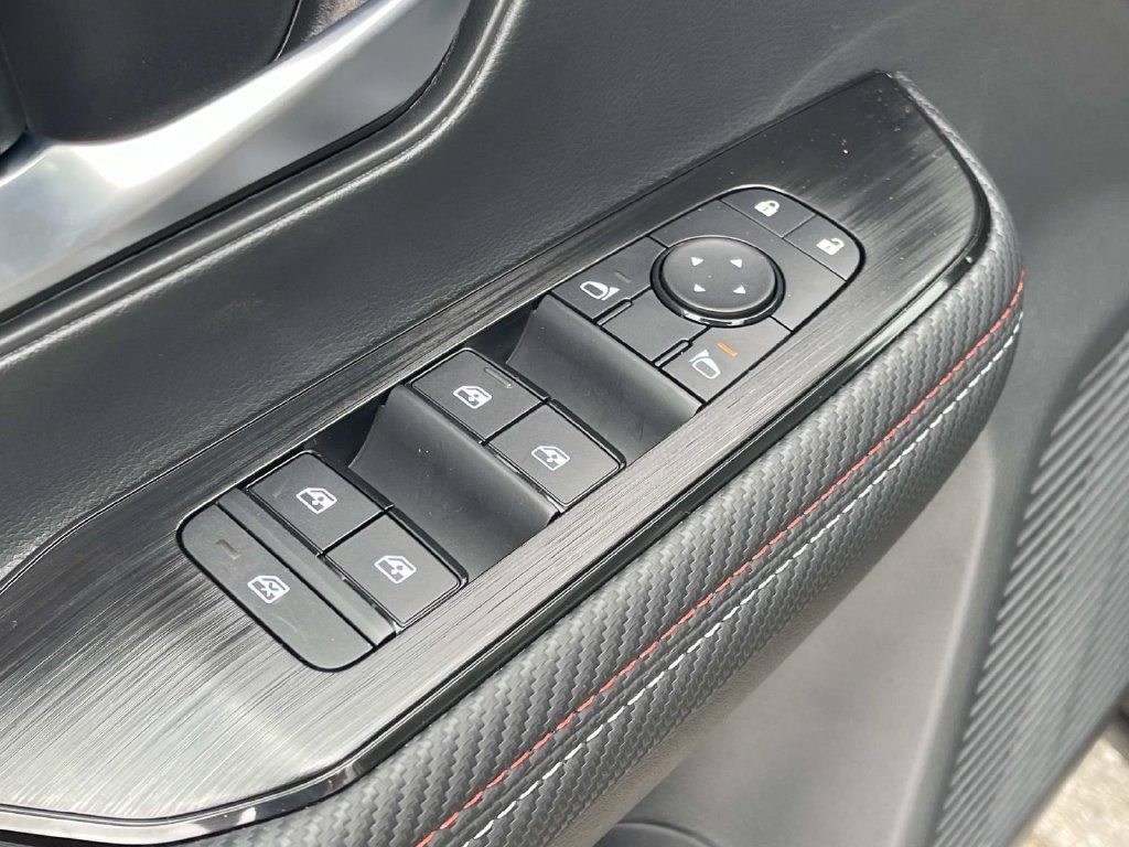 New 2027 Nissan Kicks SR w/ SR Premium Package AWD/4WD image 22