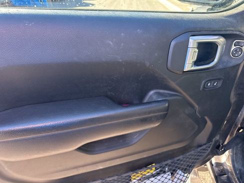 Used 2022 Jeep Gladiator Sport image 21