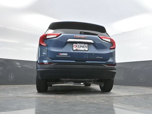 Used 2024 GMC Terrain SLE AWD/4WD image 39