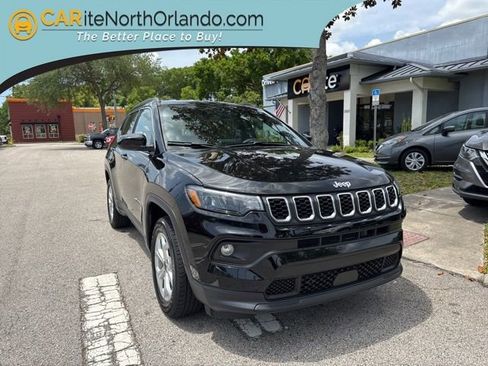 Used 2025 Jeep Compass Latitude AWD/4WD image 1