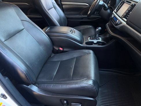 Used 2019 Toyota Highlander Limited AWD/4WD image 26