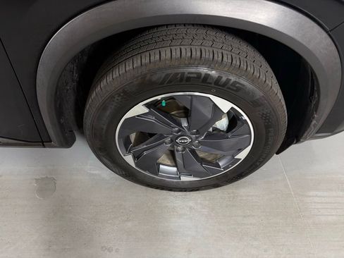 Used 2024 Nissan Rogue SV FWD image 10