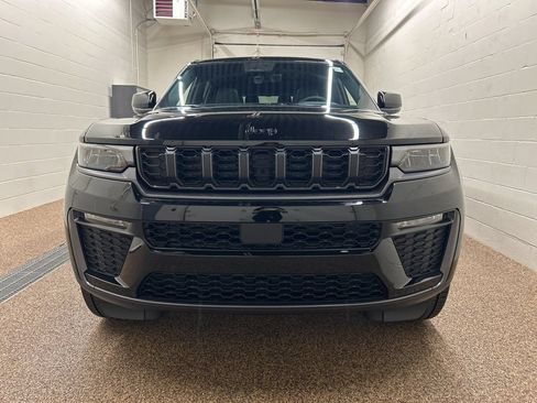 New 2026 Jeep Grand Cherokee L Limited w/ Limited Altitude Package AWD/4WD image 6