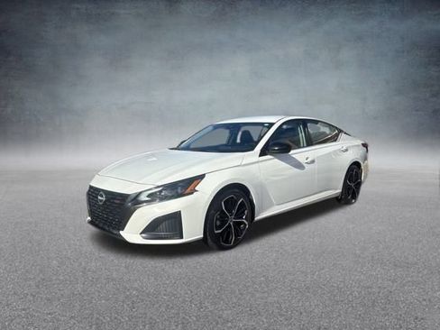 Used 2024 Nissan Altima 2.5 SR image 13