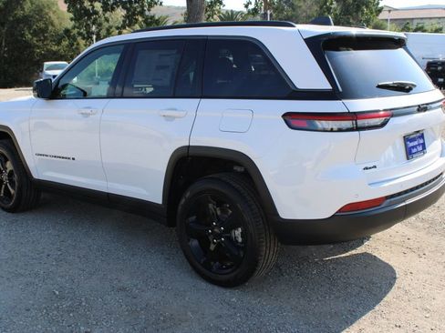 New 2026 Jeep Grand Cherokee Limited AWD/4WD image 6