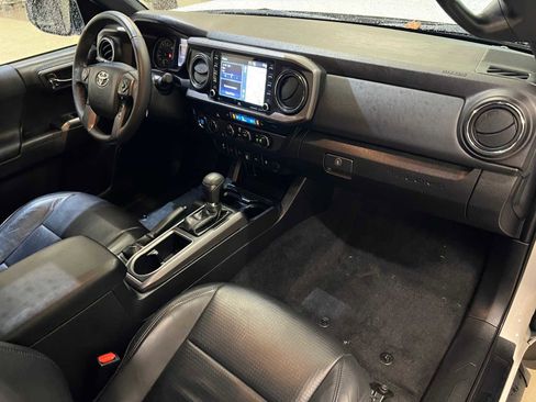 Certified 2020 Toyota Tacoma TRD Off-Road image 15