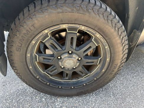 Used 2015 Toyota Tundra SR5 w/ SR5 Upgrade Package RWD image 4