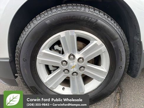 Used 2014 Chevrolet Traverse LT image 9