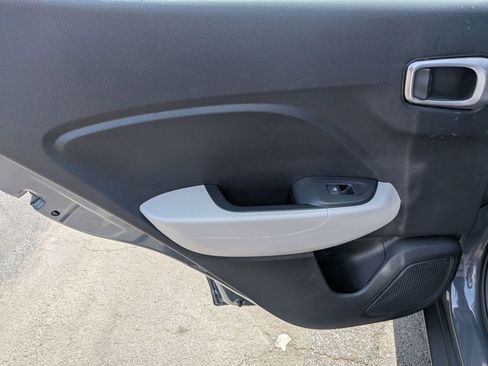 Used 2025 Hyundai Venue SEL FWD image 24