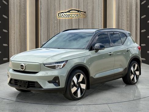 Used 2023 Volvo XC40 Recharge Ultimate AWD/4WD image 3