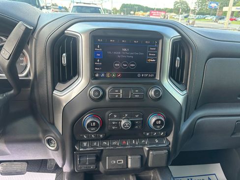 Used 2020 Chevrolet Silverado 2500 LTZ w/ LTZ Texas Edition AWD/4WD image 19