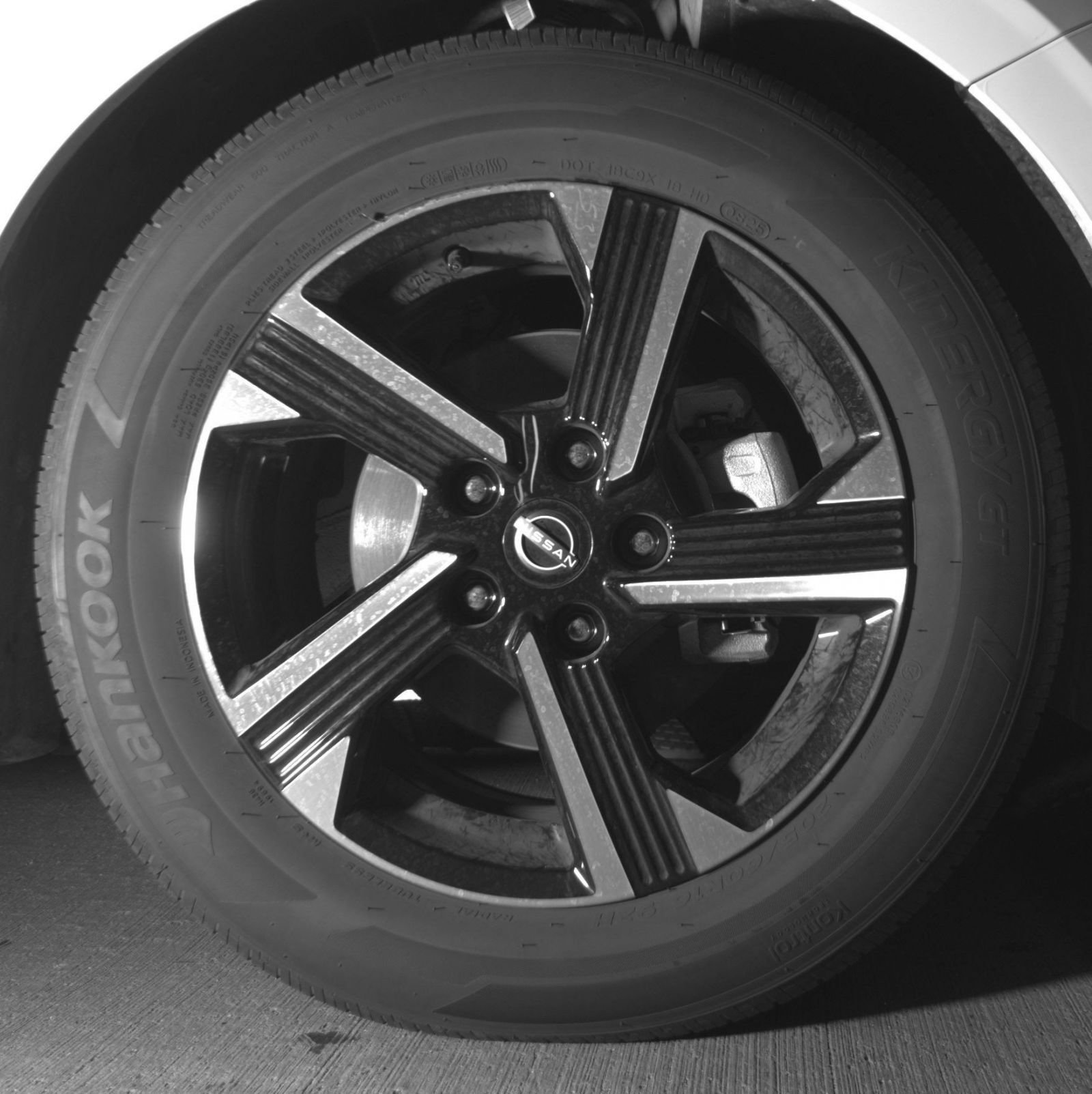 Used 2025 Nissan Sentra SV FWD image 15