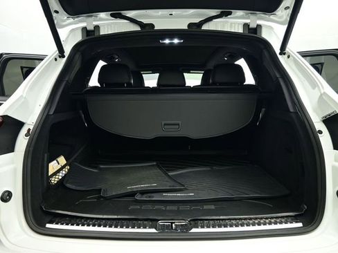 Used 2017 Porsche Cayenne GTS image 76