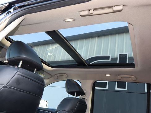 Used 2023 Honda Pilot Elite image 9