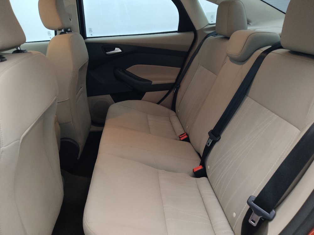 Used 2018 Ford Focus SE FWD image 19
