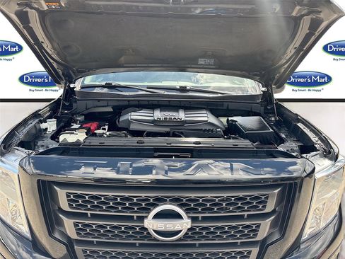 Used 2023 Nissan Titan SV image 27