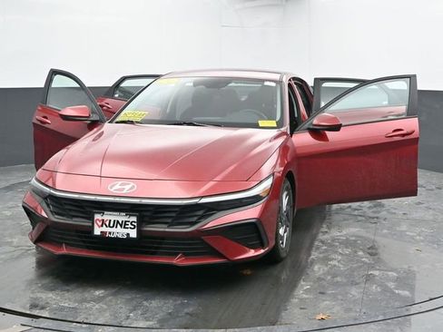 Used 2024 Hyundai Elantra SEL image 51