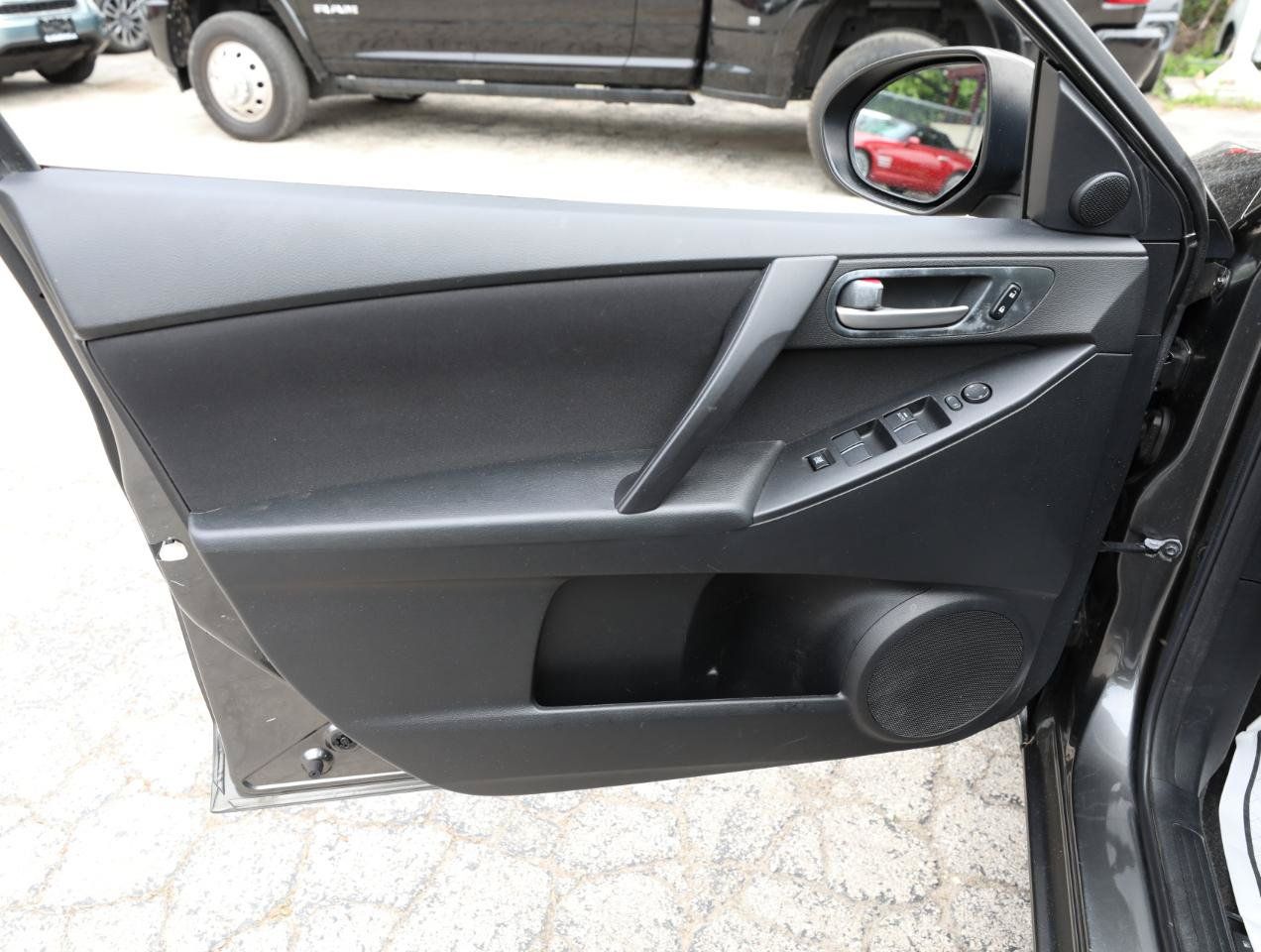 Used 2010 MAZDA MAZDA3 i Touring FWD image 14