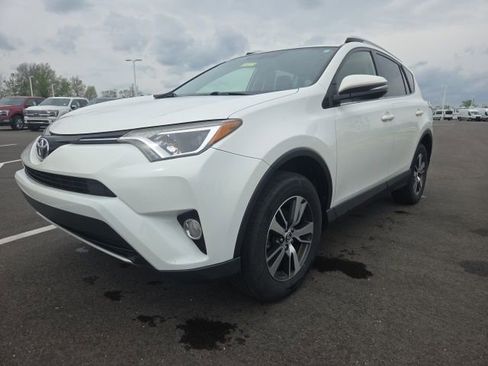 Used 2016 Toyota RAV4 XLE image 2