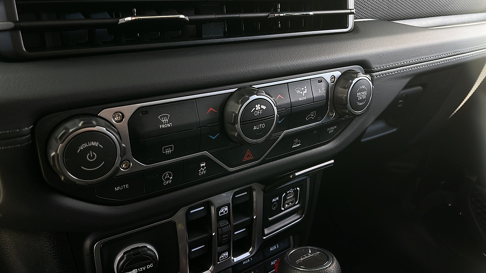 Used 2026 Jeep Gladiator Rubicon AWD/4WD image 18