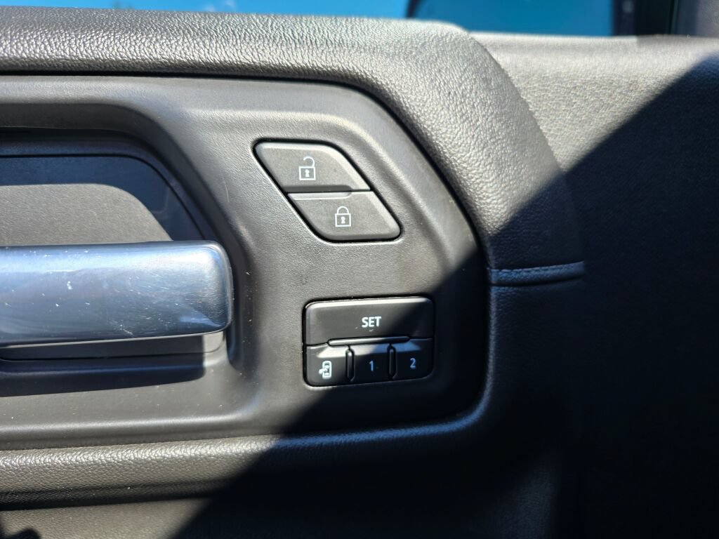 Used 2021 Chevrolet Silverado 1500 High Country AWD/4WD image 18