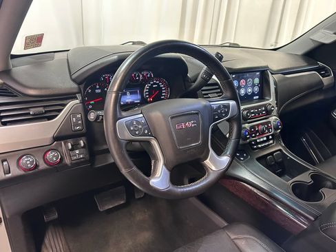 Used 2016 GMC Yukon XL SLT w/ Open Road Package AWD/4WD image 2