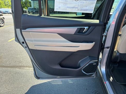 New 2026 Buick Enclave Preferred w/ LPO, Floor Liner Package image 7