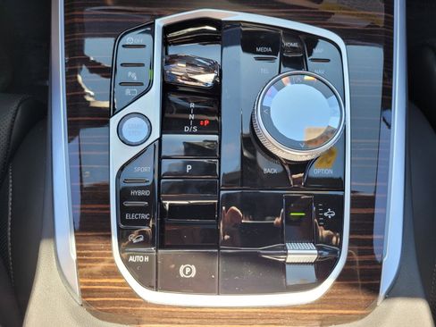 New 2026 BMW X5 xDrive50e w/ Executive Package image 25