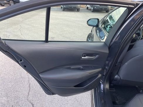 Used 2025 Toyota Corolla SE image 55