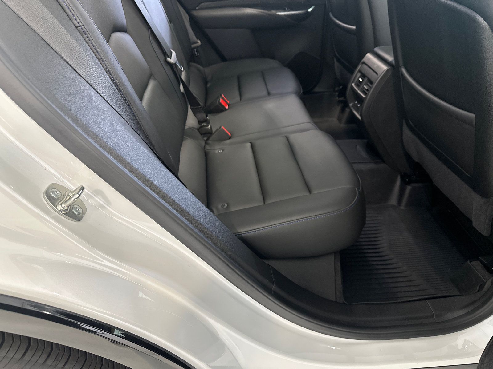 Used 2024 Cadillac XT4 Sport w/ LPO, Floor Liner Package AWD/4WD image 28