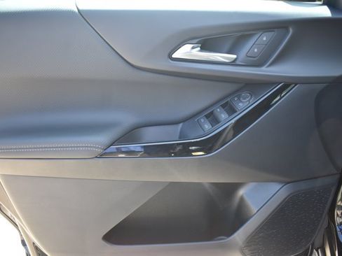 New 2027 Chevrolet Equinox LT w/ LPO, Floor Liner Package FWD image 11