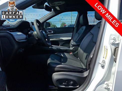 Used 2023 Jeep Compass Latitude w/ Sun and Sound Group AWD/4WD image 13