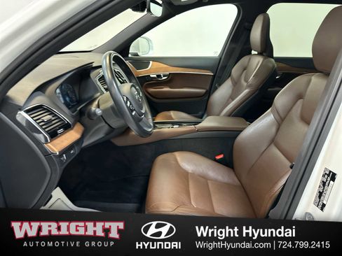 Used 2022 Volvo XC90 T6 Momentum w/ Advanced Package image 11