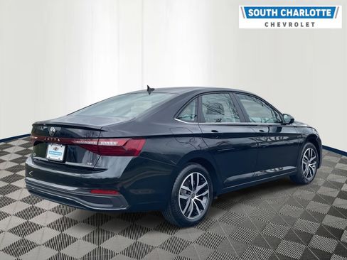 Used 2025 Volkswagen Jetta SE image 5