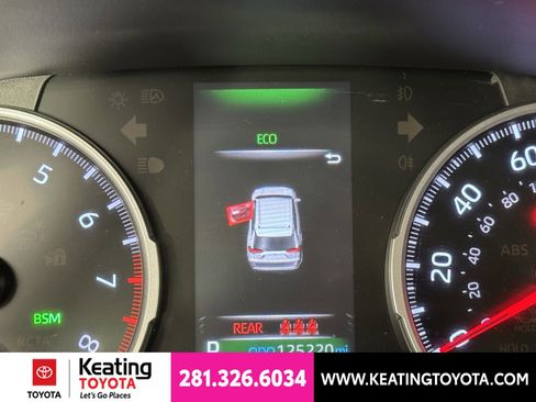 Used 2021 Toyota RAV4 XLE AWD/4WD image 25