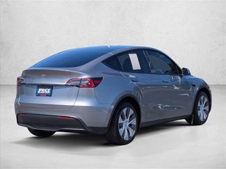 Used 2024 Tesla Model Y Long Range AWD/4WD video 3