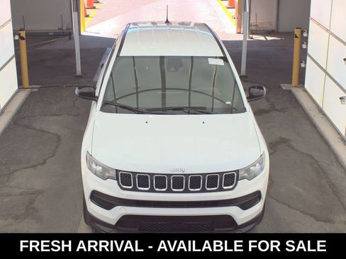 Used 2023 Jeep Compass Sport AWD/4WD image 2