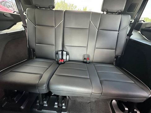 Used 2024 Cadillac Escalade Premium Luxury w/ Performance Package AWD/4WD image 20