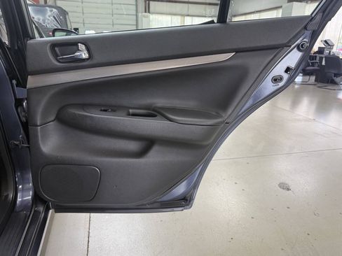 Used 2011 INFINITI G25 x w/ Moonroof Pkg AWD/4WD image 14