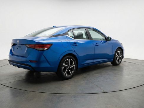 Used 2025 Nissan Sentra SV image 9