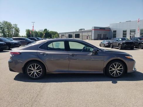 Used 2024 Toyota Camry XLE FWD image 4