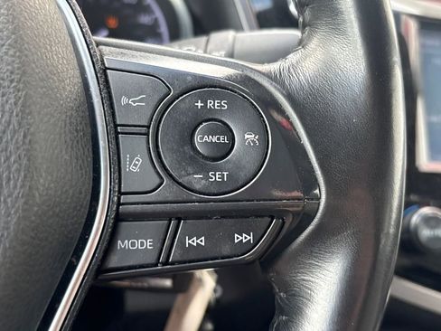 Used 2020 Toyota Camry SE image 17