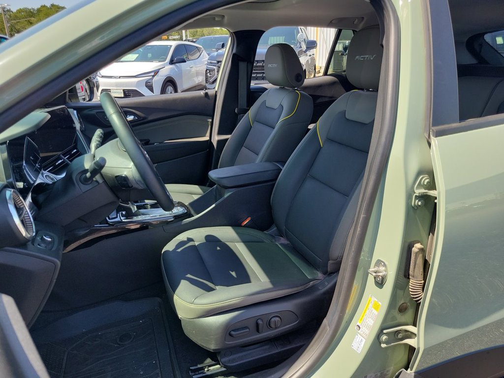 Certified 2024 Chevrolet Trax ACTIV w/ Sunroof Package FWD image 19