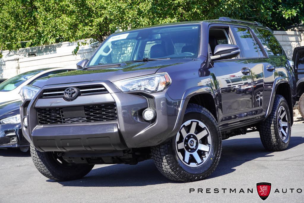 Used 2020 Toyota 4Runner TRD Off-Road Premium w/ Moonroof Package AWD/4WD image 18