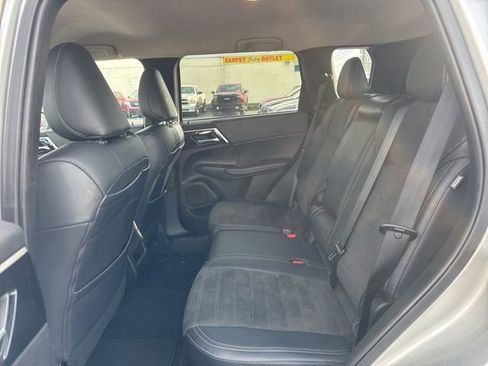 Used 2024 Mitsubishi Outlander SE image 18