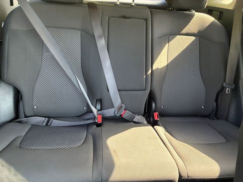 Used 2025 Kia Sportage LX image 36