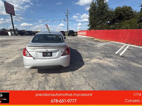Used 2018 Nissan Versa SV w/ SV Special Edition Package FWD image 4